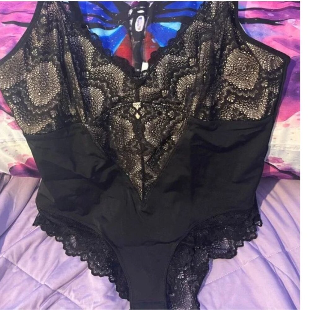 Buttery Soft Bodysuit with Lace Detail – Supportive & Feminine